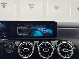 MERCEDES BENZ CLASE A 220 SEDAN 190cv 4MATIC AMG L