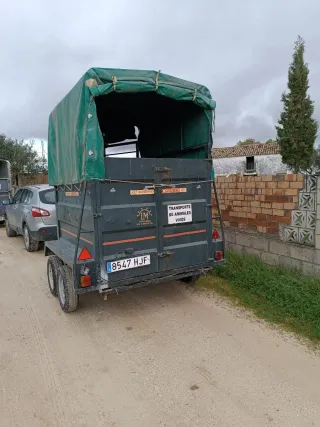 Se vende remolque para dos caballo