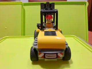 Lego Toro Amarillo con Minifigura