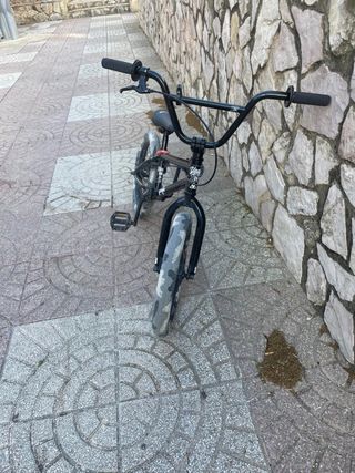 Bicicleta BMX 18 pulgadas