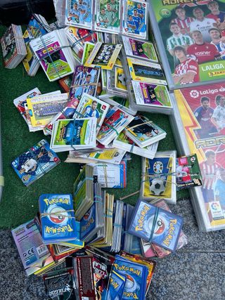 Lote cromos 7 kl +  3 álbumes Adrenalyn