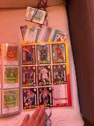 Lote cromos 7 kl +  3 álbumes Adrenalyn