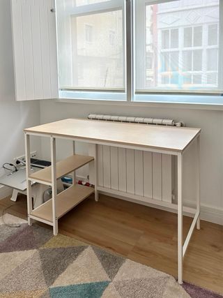 Mesa escritorio metal blanco y madera