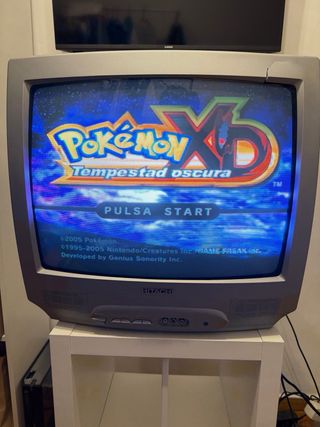 Televisor Hitachi 21” CRT con mando golpe esquina