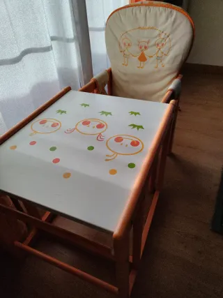 Trona infantil MI UNA con bandeja y cojín
