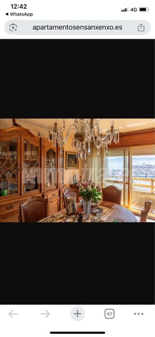 Preciosa vitrina madera castaño