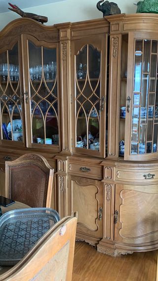 Preciosa vitrina madera castaño