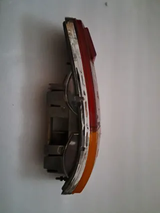 SEAT 127. PILOTO TRASERO DERECHO