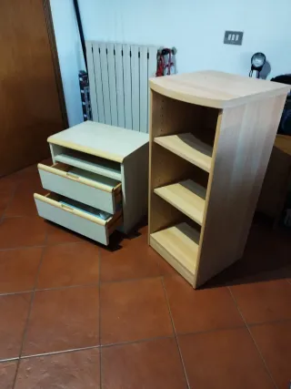 Set 2 Mobili in Legno,