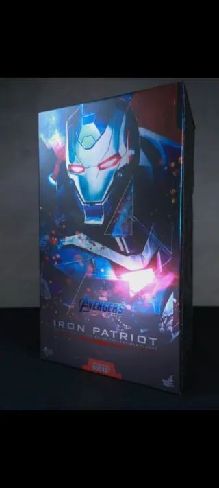 Figura Hot Toys Máquina de Guerra