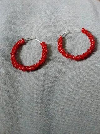 Pendientes artesanales rojos