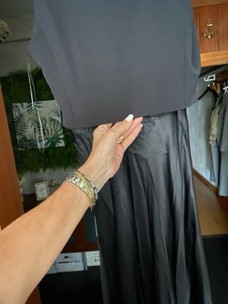 Vestido negro Zara de raso con chaleco