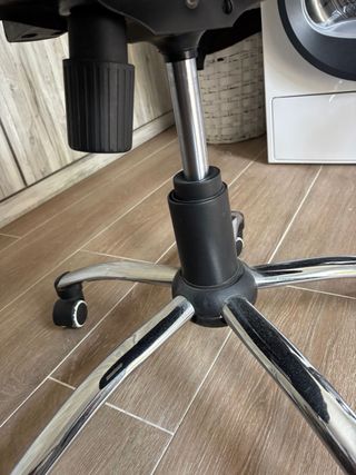 Silla de escritorio ergonómica negra