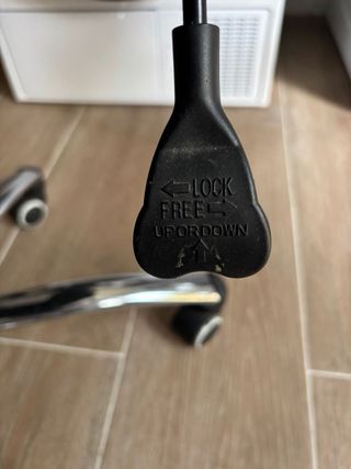 Silla de escritorio ergonómica negra