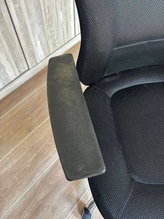 Silla de escritorio ergonómica negra