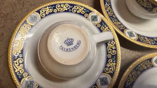 Servizio tazzine porcellana oro e bianco