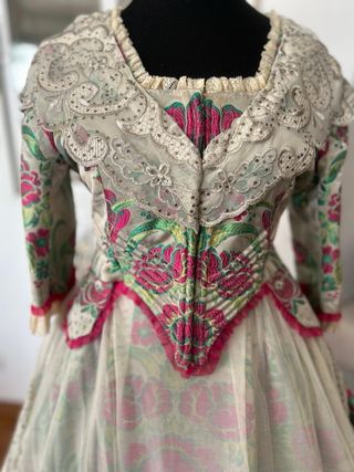 Traje de Fallera (Valenciana) y zapatos