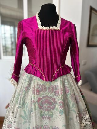 Traje de Fallera (Valenciana) y zapatos