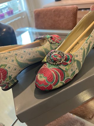 Traje de Fallera (Valenciana) y zapatos