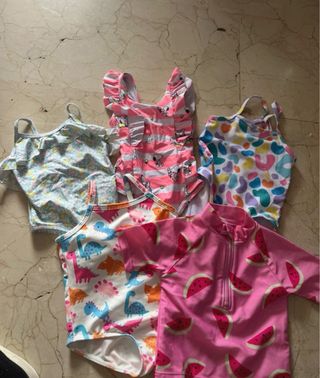 Lote 5 bañadores bebé niña