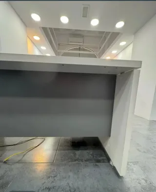 Escritorio blanco modular en L