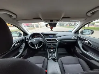 Infiniti Q30 2019