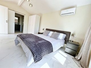 Chalet en alquiler en El Faro de Calaburra - Chaparral en Mijas