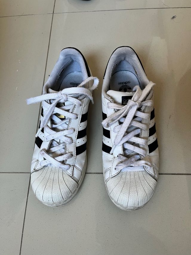 Adidas Superstar Edicin Limitada de segunda mano por 10 EUR en Barcelona  en WALLAPOP