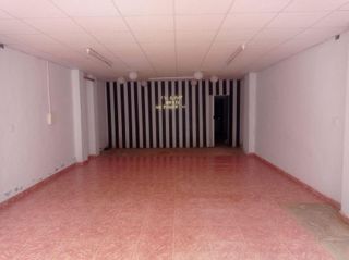 Local comercial en alquiler en San Ramón y Monte de Piedad en Xirivella
