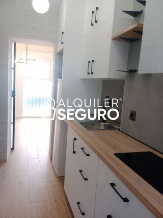 Piso en alquiler en Pueblo Nuevo en Madrid