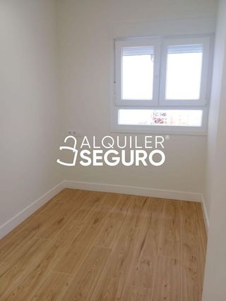 Piso en alquiler en Pueblo Nuevo en Madrid