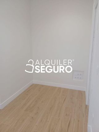 Piso en alquiler en Pueblo Nuevo en Madrid