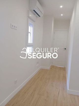 Piso en alquiler en Pueblo Nuevo en Madrid
