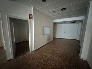 Local comercial en alquiler en Lucena