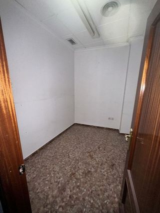 Local comercial en alquiler en Lucena