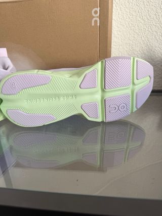 On Running Cloudleap Morado/Verde Talla 38