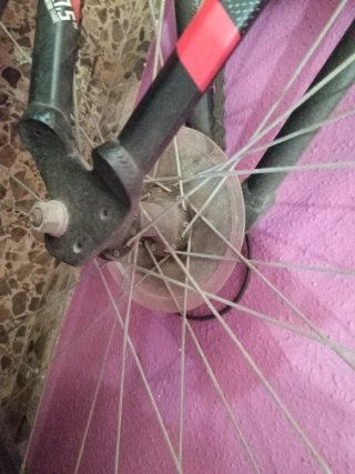 Bicicleta Rockrider ST 100 se ha usado pocas veces