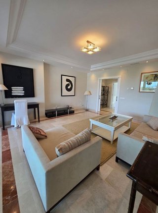 Piso en alquiler en Los Naranjos - Las Brisas en Marbella