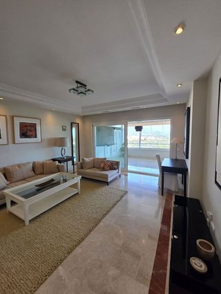 Piso en alquiler en Los Naranjos - Las Brisas en Marbella