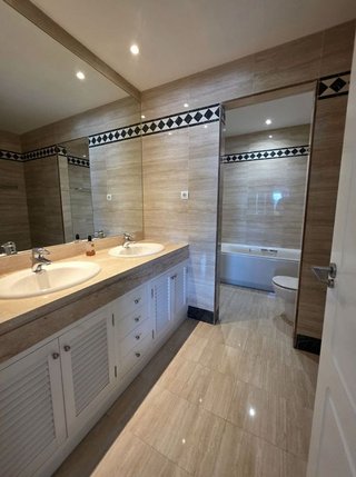 Piso en alquiler en Los Naranjos - Las Brisas en Marbella
