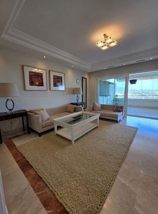 Piso en alquiler en Los Naranjos - Las Brisas en Marbella