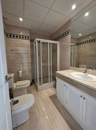 Piso en alquiler en Los Naranjos - Las Brisas en Marbella