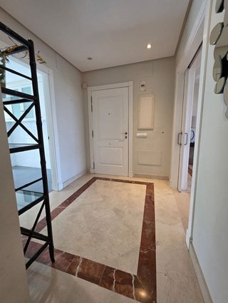 Piso en alquiler en Los Naranjos - Las Brisas en Marbella