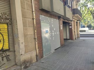 Local comercial en alquiler en La Nova Esquerra de l'Eixample en Barcelona