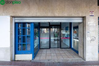 Local comercial en venta en Cervantes en Granada