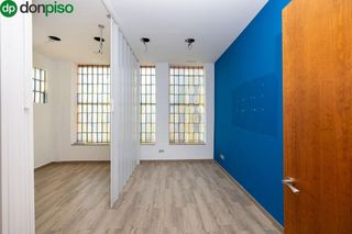 Local comercial en venta en Cervantes en Granada