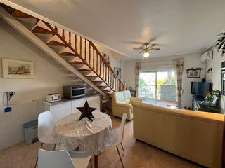 Casa adosada en alquiler en Torrelamata - La Mata en Torrevieja