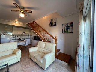 Casa adosada en alquiler en Torrelamata - La Mata en Torrevieja