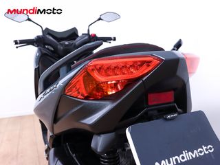 YAMAHA X-MAX 300 TECH MAX