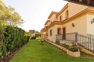 Chalet en alquiler en Elviria en Marbella